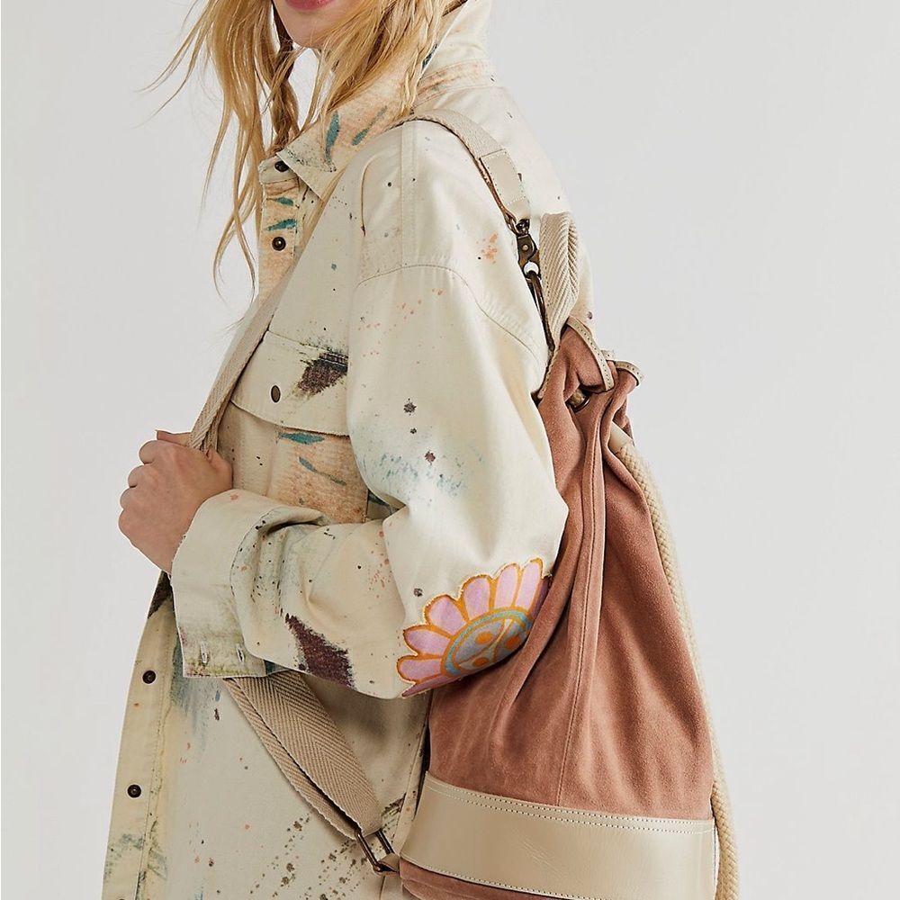 New Free People Varsity suede Backpack
NWOT
MSRP $178
16W x 16 H x 9 D - Picture 5 of 14